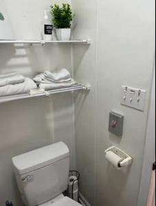 Small private get away, tiny home garage studio apartment