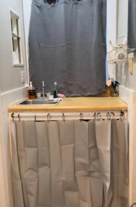 Small private get away, tiny home garage studio apartment