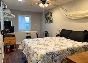 Small private get away, tiny home garage studio apartment