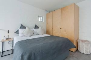 Sea Point Sunset Views Stylish Escape