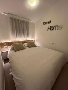 Apartamento reformado con vistas y piscina