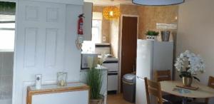 2 Bed Chalet Sleeps 5 - Pets Parking Near Beach