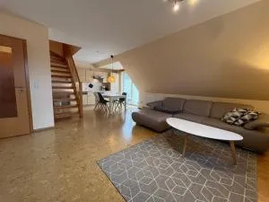 3 Zimmer Ferienwohnung Sonnenstrahl im 1 OG mit Sonnenbalkon NR5 - Böhl