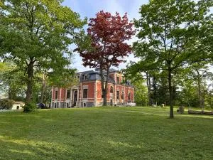 * Stadtvilla Plauen * * außergewöhnlich * 2 Zimmerwohnung * Zentrumsnah - Syrau