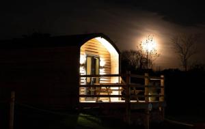 The Getaway - The Red Kite - Pet Friendly Luxury Glamping Cabin