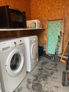 Chalet de Bosrand 404, unieke rustige plek met veel privacy aan de bosrand van vakantiepark op de Veluwe