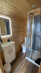 The Getaway - The Peregrine - Luxury Pet Friendly Glamping Cabin