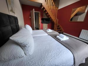 Hotels Domaine de la Foret d'Orient, Logis Hotel, Restaurant, Spa et Golf : Suite Familiale