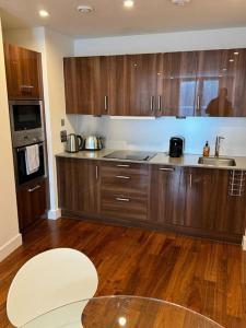 Modern Apt Cardiff City Centre - Prime Location