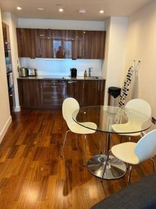 Modern Apt Cardiff City Centre - Prime Location