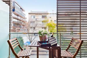 Barcino Inversions - Spacious Apartments near the City Center with balcony