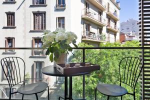 Barcino Inversions - Spacious Apartments near the City Center with balcony