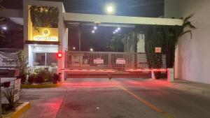 Casa Mazatlán, alberca, baño y clima en cada habitacion