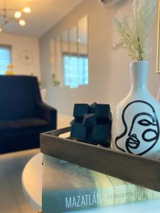 Casa Mazatlán, alberca, baño y clima en cada habitacion