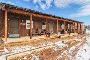 Cabin in Colorado National Forest at MLazyC ranch!