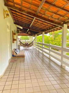 Casa com 5 quartos e vista para o mar a 170m da praia