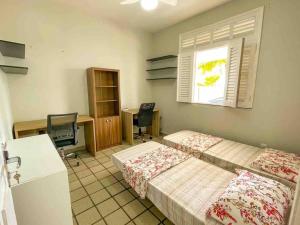 Casa com 5 quartos e vista para o mar a 170m da praia