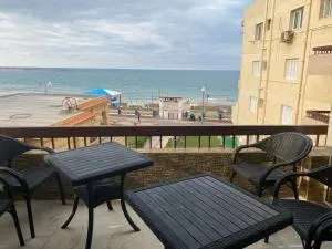 Maxeem Direct sea view Apartment super Lux 2 bed rooms Maamoura Beach شاليه سوبر لوكس مجموعه مكسيم شاطىء المعموره على البحرمع كارنيهات بوابه طول السنه و الشاطىء الخاص من اول مايو الى نهايه اكتوبر للعائلات - 阿尔马姆拉赫