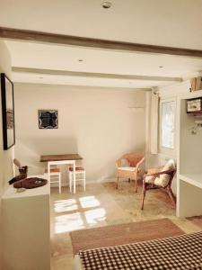 La maison blanche Intra-Muros Free parking