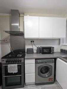 3 Bedroom Apartment Sleeps 8