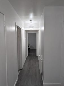 3 Bedroom Apartment Sleeps 8