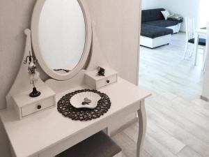 Apartments with a parking space Mavarstica, Ciovo - 20141