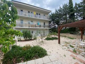 Apartments with a parking space Krk - 22454 