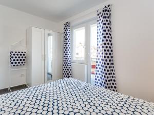 Apartments with parking space Krk - 22454