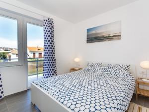 Apartments with parking space Krk - 22454