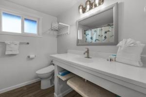 The Tides by the Sea