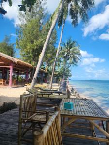 A Little Bungalows By Beach