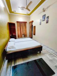 Shantiniketan 2 BHK Homestay in Ayodhya
