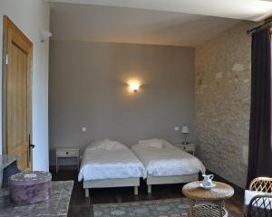 B&B / Chambres d'hotes La Maison Saint-Martin : Chambre Double ou Lits Jumeaux - Vue sur Jardin