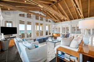 BEACH FRONT Seaside Home - Outside the Box - 4BR 4,5BTH home