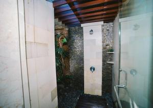 Jungle Villa! Breath-taking views & near Ubud!