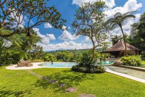 Jungle Villa! Breath-taking views & near Ubud!