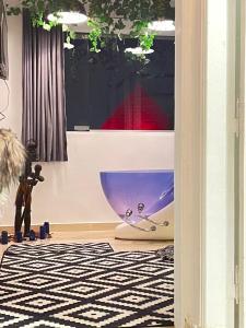 Pharaoh jacuzzi pyramids view