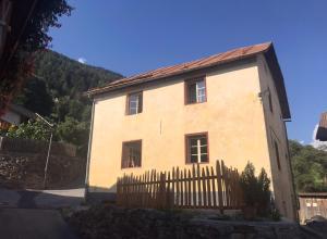 SOMMERFRISCHE TSCHENGLS Ein ganzes historisches Ferienhaus für euch in SÜDTIROL Urlaub im ruhigen Bergdorf Tschengls im Vinschgau mit Weitblick und Gartenterrasse ideal für Kleingruppen Familien mit Hund Besonders empfehlenswert im FRÜHLING und H