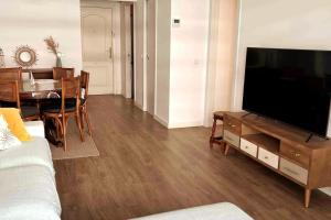 Apartamento equipado Bajondillo playa-piscina 2HAB