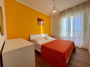 Modern apartment with pool and sea view