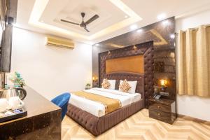 Hotel Cosmo Near BLK Hospital Karol Bagh