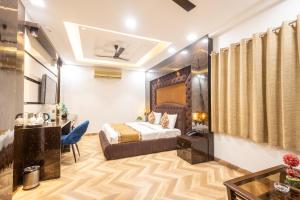 Hotel Cosmo Near BLK Hospital Karol Bagh