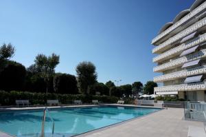 Cozy flat with swimming pool