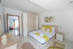 Stylish, Modern & Spacious 1BR Apartment close to Salina Bay - Bugibba