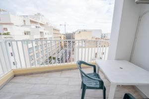 Stylish, Modern & Spacious 1BR Apartment close to Salina Bay - Bugibba