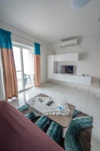 Stylish, Modern & Spacious 1BR Apartment close to Salina Bay - Bugibba