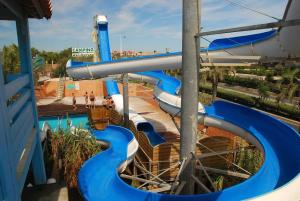 Maisons de vacances Mobil-home tout beau tout neuf, camping 4*, plage a pied ! : photos des chambres