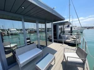 Yarmouth Waterlodge Floating Apartments 2