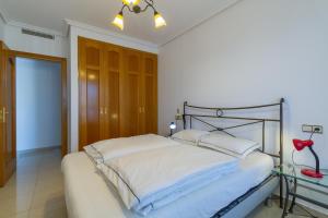 Amazing apartments in the modern Coruña building, near the beach, pool & garage