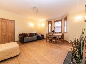 Garden Flat With a Heath Views & London Skyline - Pass the Keys